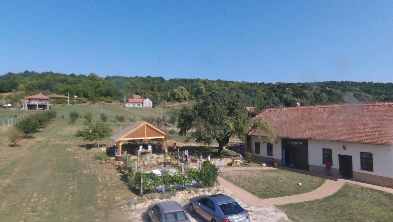 Édenkert Vendégházak Pécsvárad Kültér fotó